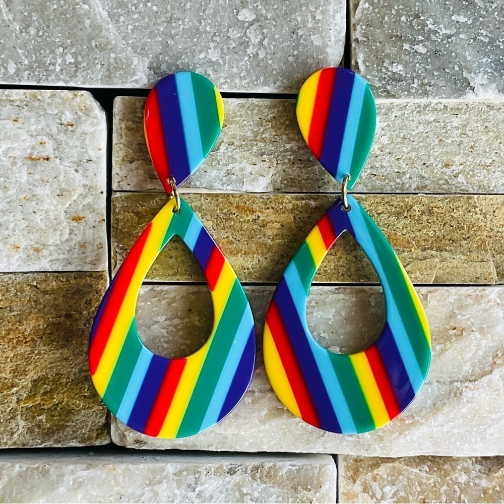 New Retro Vintage Style  Fun Colorful Striped Dangle Rainbow Earrings LGBTQ